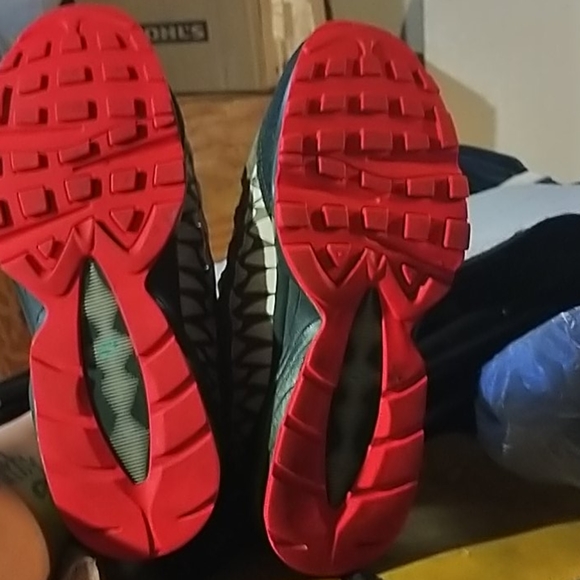 Nike Air Max 95 

Monsters - Picture 2 of 2